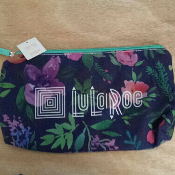 LuLaRoe Handbags - Lularoe zipper bag